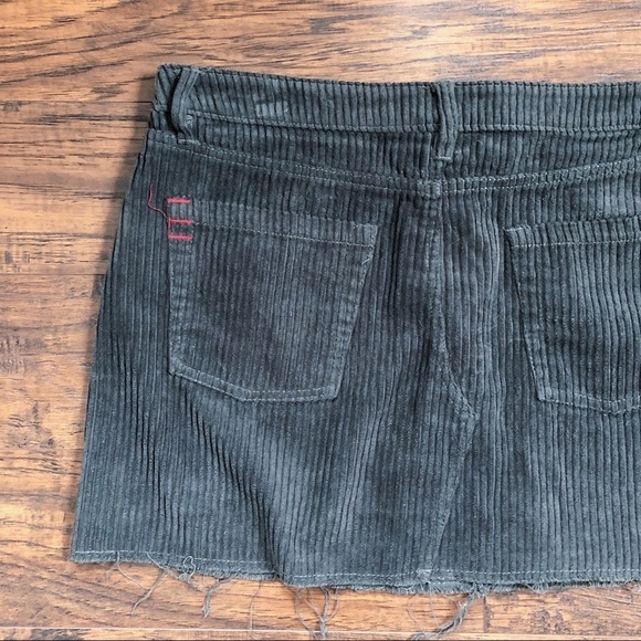 BDG • frayed hem corduroy mini skirt dark green raw hem Urban Outfitters Y2K - Picture 10 of 12